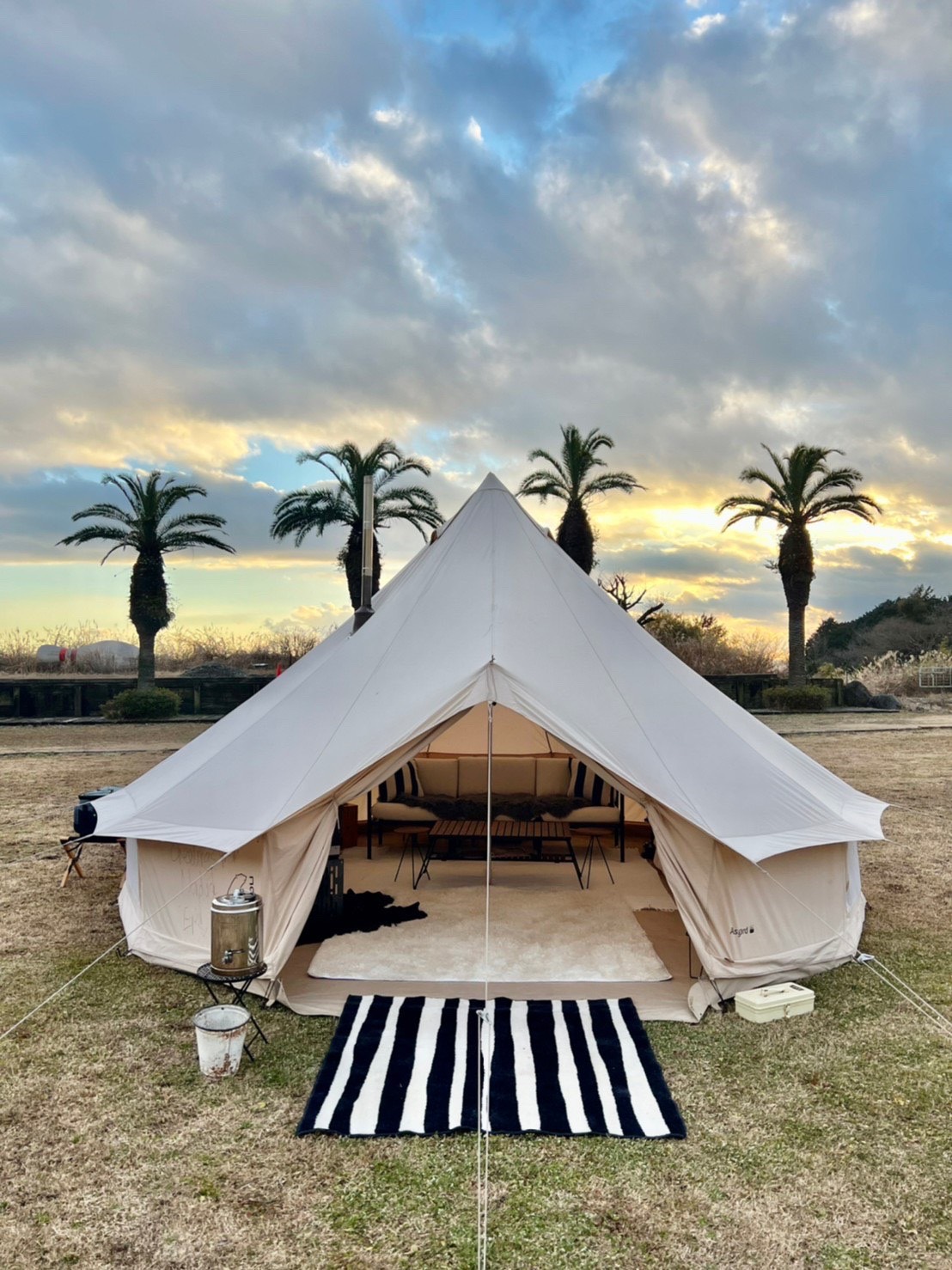 サッカー場サイト グランピング